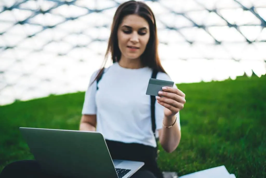 The ultimate dropshipping solution for 2024: Dropizi or Shopify – Discover the essential choice for your success!